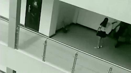 吃瓜娱乐中监控下的一幕,娱乐圈幕后真相曝光